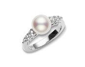 18kt Pearl and Diamond Ring